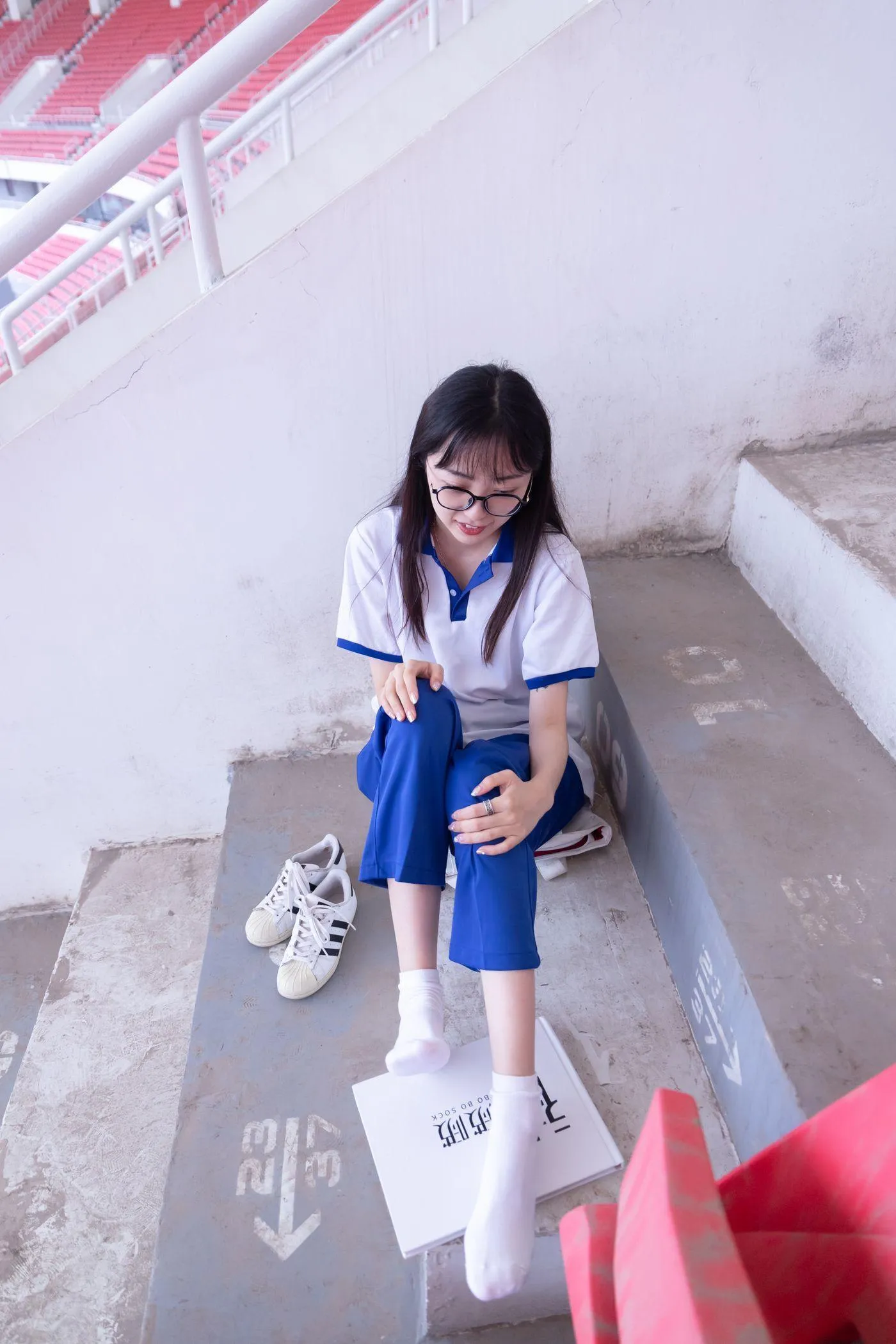 [BoBoSocks袜啵啵]NO.002 稚予-校服、贝壳头、白棉袜、裸足 [139P]插图5